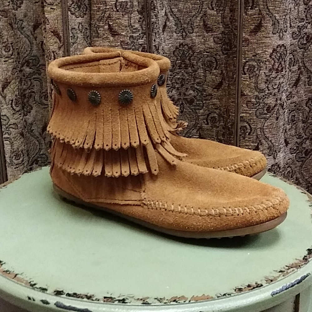 Minnetonka Leather Moccasins Booties size 6 with Fringe